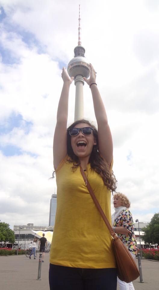 girl with Berlin needle